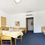 Boutiquehotel Weisses Roessl Szálloda 2*