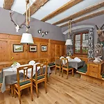 Boutiquehotel Weisses Roessl 2*