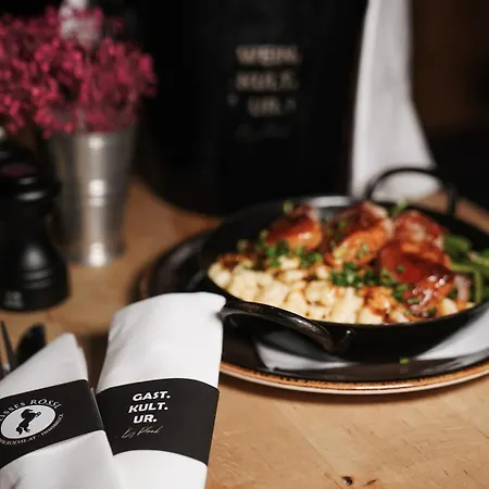 Hotel Boutiquehotel Weisses Roessl 2*