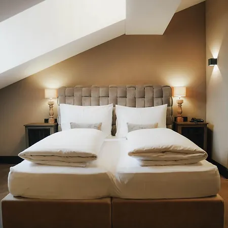 Boutiquehotel Weisses Roessl 2* Innsbruck