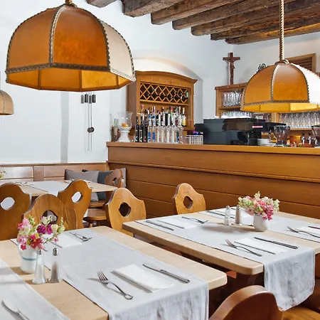 فندق Boutiquehotel Weisses Roessl إنسبروك