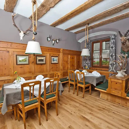 Boutiquehotel Weisses Roessl 2*