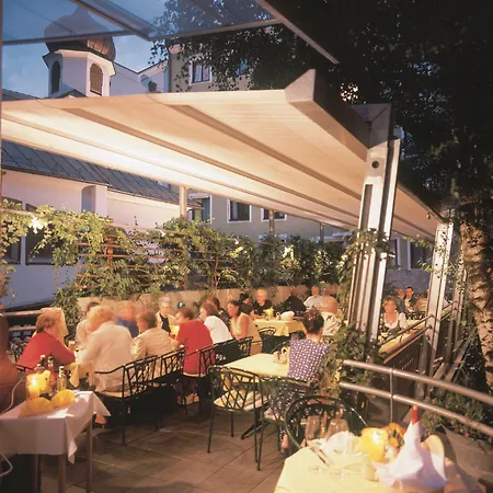 Boutiquehotel Weisses Roessl 2* إنسبروك