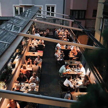 فندق Boutiquehotel Weisses Roessl 2*