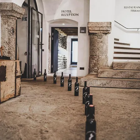 Boutiquehotel Weisses Roessl Отель