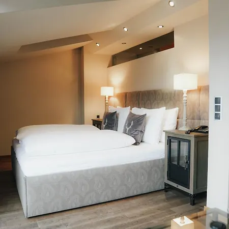 Boutiquehotel Weisses Roessl 2* Innsbruck