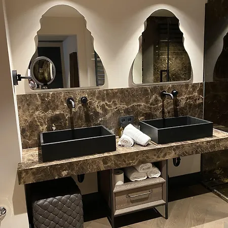 Boutiquehotel Weisses Roessl Отель